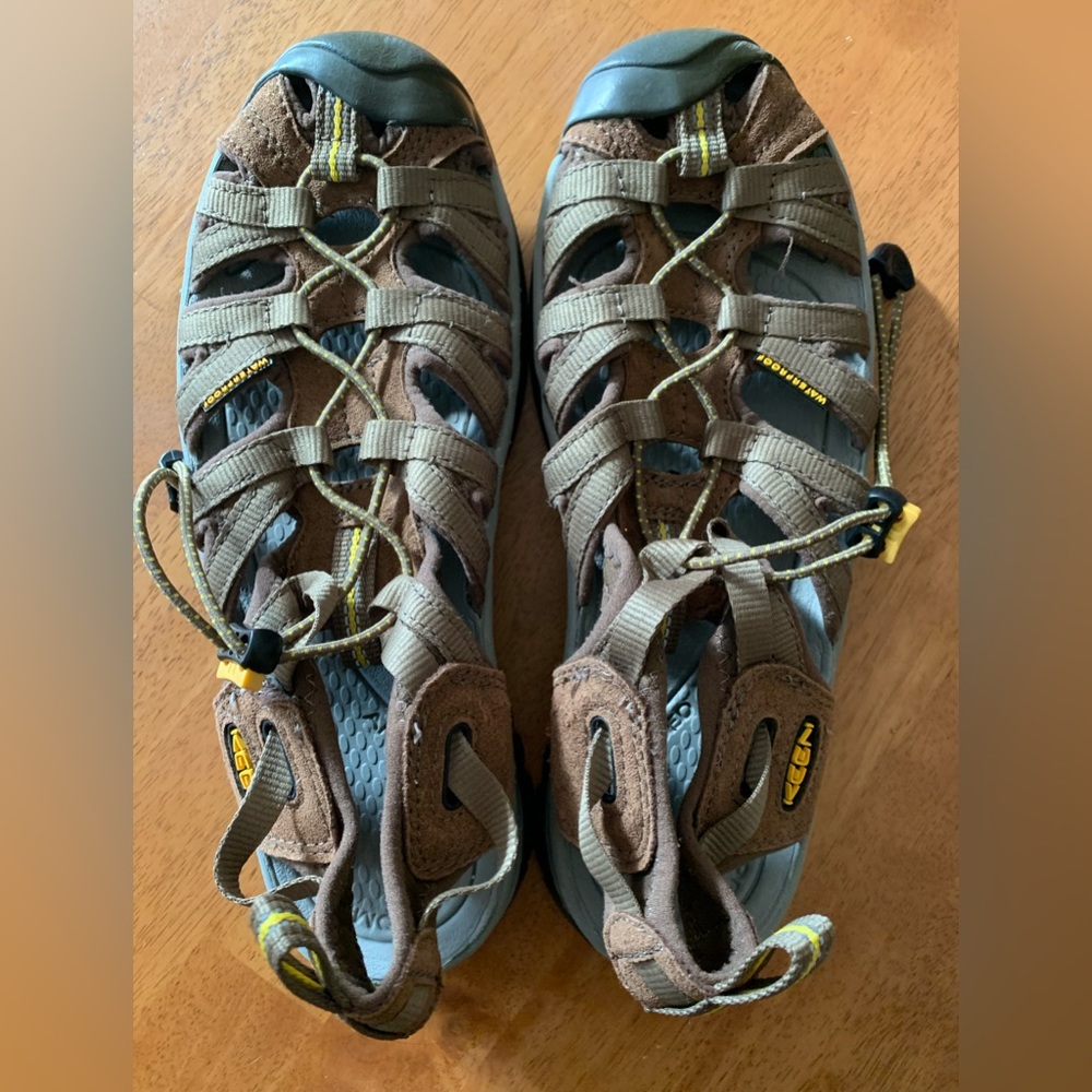 Keen Whisper women’s hiking sandal, Sz 8